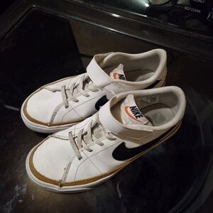 Kid Nike White and Black Sneakers